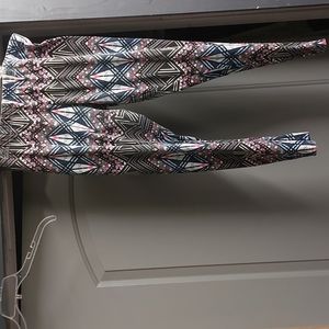 No Boundaries Capris Sz XXL